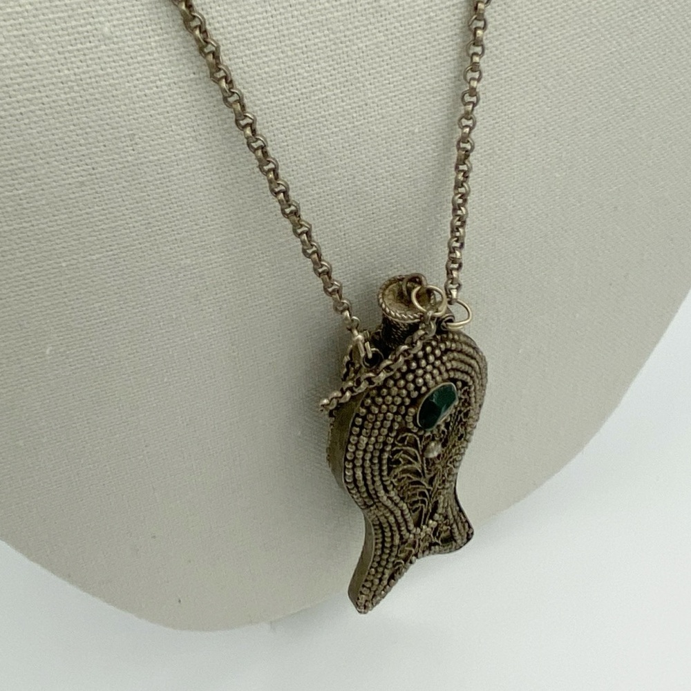 Vintage Metal Tibetan Filigree Perfume/Snuff Bottle Vial Fish Pendant Necklace - Picture 15 of 15